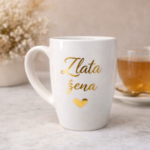 Skodelica zlata žena s srčkom