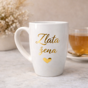 Skodelica zlata žena s srčkom